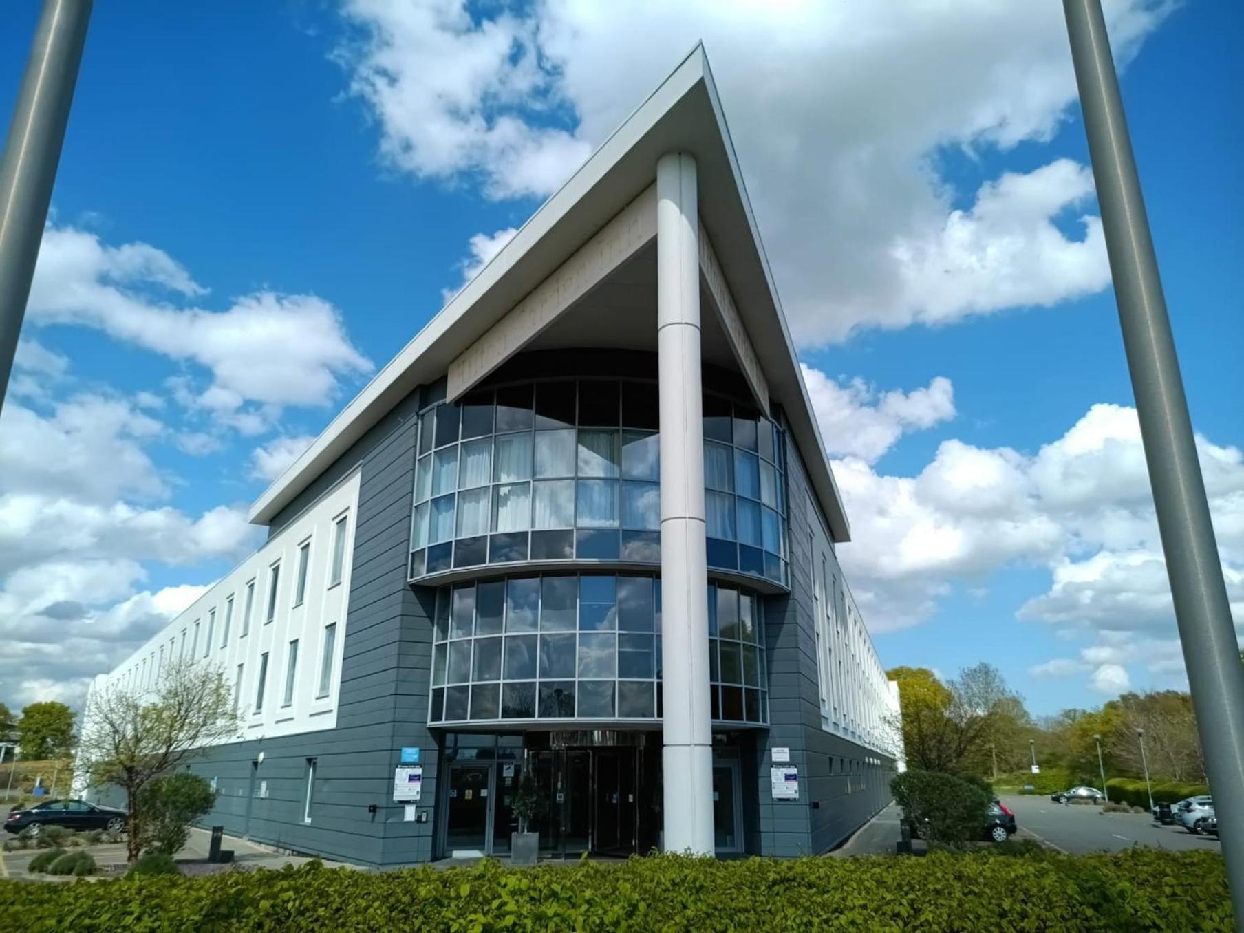 London Luton Vale 3* Luton (Bedfordshire)
